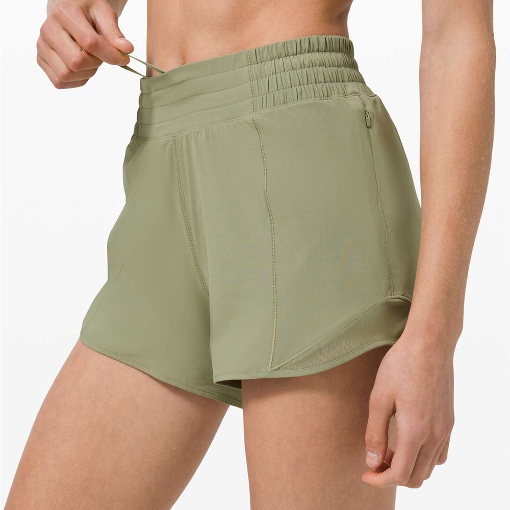 Lululemon Hotty Hot High Rise Short 4” Size 6 - no liner